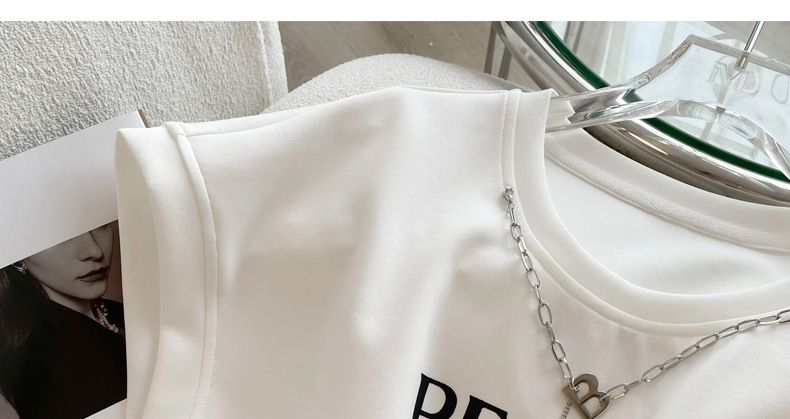 Ensemble de vêtements de sport décontractés pour femmes - Haut à manches courtes et short de course de style coréen (tenue d'été 2 pièces haut de gamme et polyvalente)_voghion.com