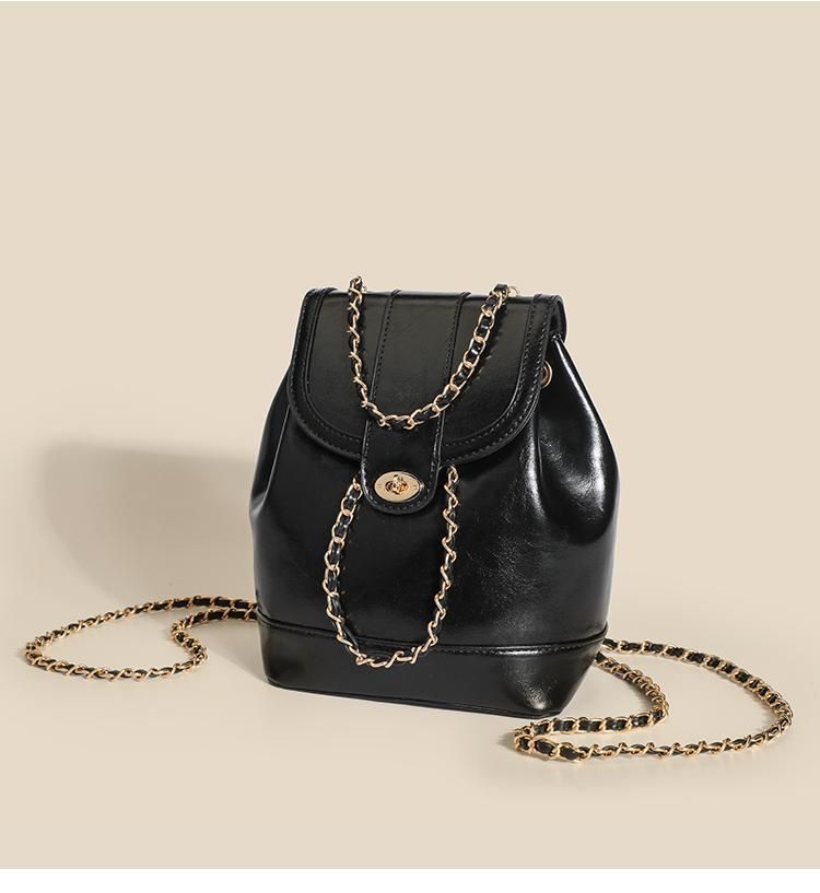 【Esclusiva dal vivo】Zaino con catena di nicchia in stile coreano 2025 Nuova borsa a tracolla da viaggio da donna alla moda per pendolari_voghion.com
