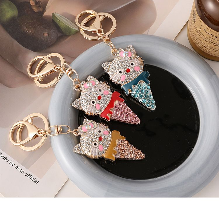 Porte-clés de voiture en métal avec motif de chat glacé et diamants_voghion.com