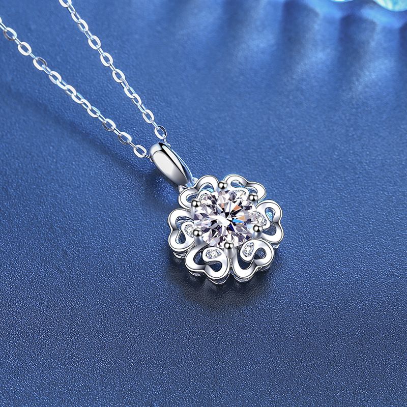 Kwai Live Broadcast Six petal Flower Necklace Women's Moissanite One carat Pendant Collar Chain_voghion.com