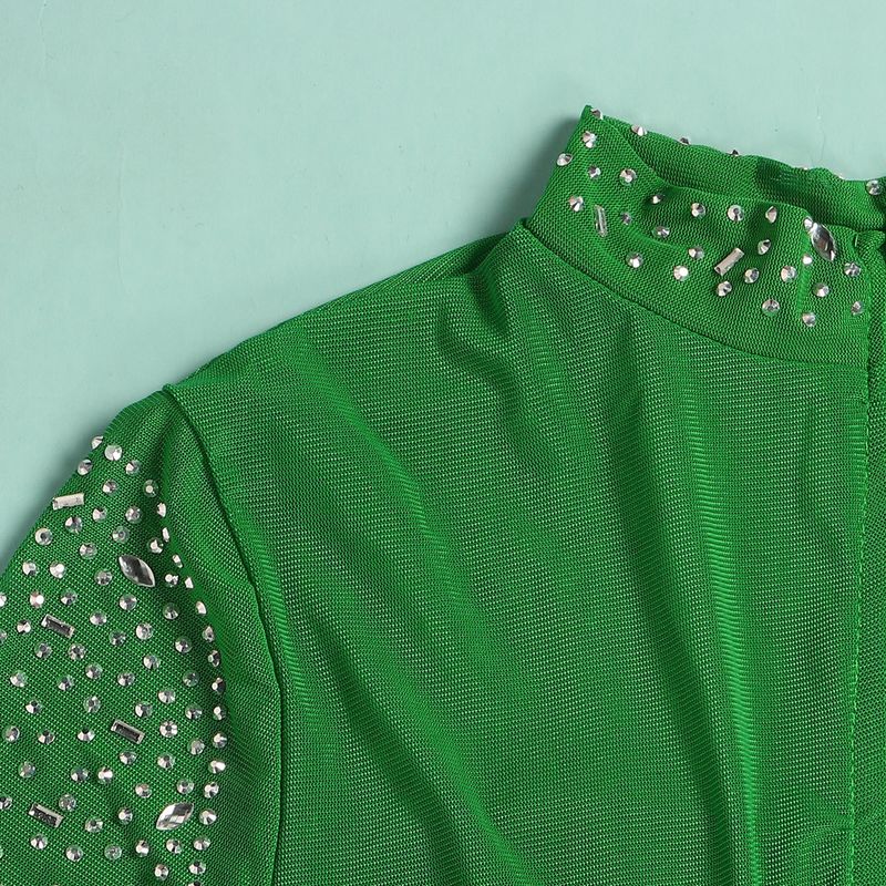 Abito da donna con paillettes e diamanti caldi, aderente e aderente, in maglia con piume e fianchi_voghion.com