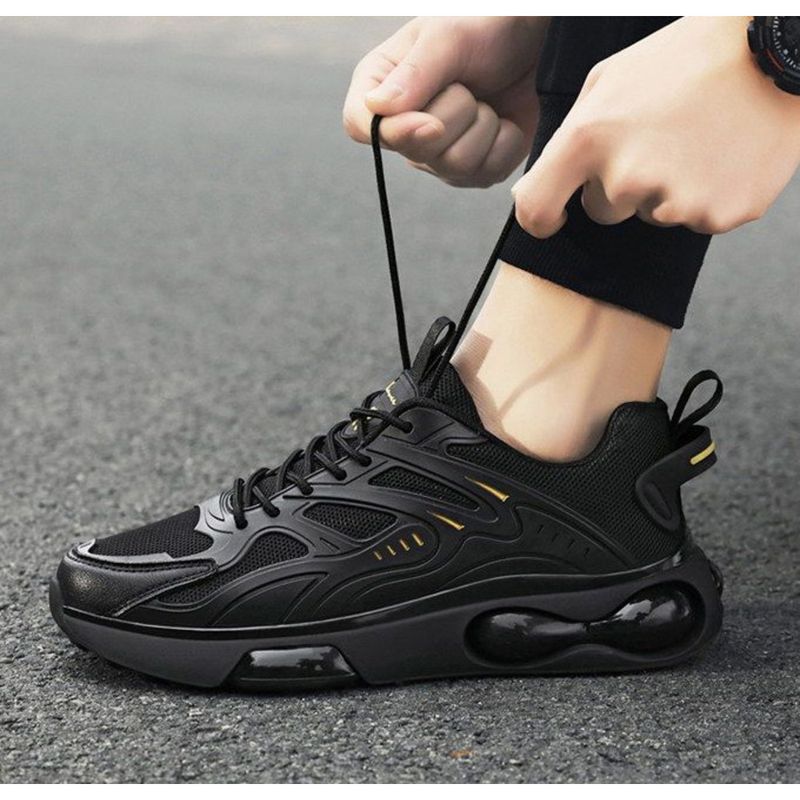 Chaussures de sport à coussin d'air pour hommes, basses à lacets, noires, Mamba, en maille, semelle épaisse, pour papa, nouvelle collection 2024_voghion.com