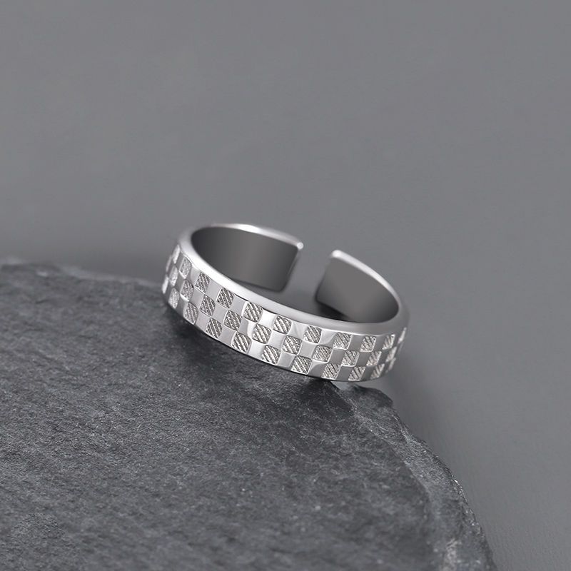 2025 Men's Trendy Ins Style Personality Checkerboard Pattern Minimalist Single Finger Ring_voghion.com