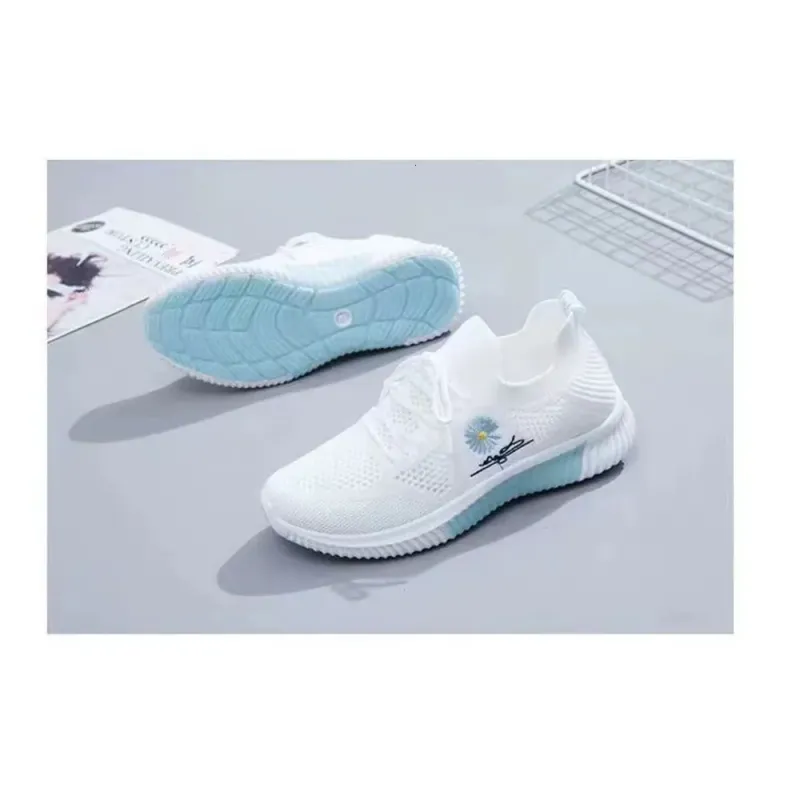 Summer New Little Daisy White Casual Versatile Korean Edition Sports Mesh Shoes Breathable Thin Soft Bottom Ddmysaturn_voghion.com