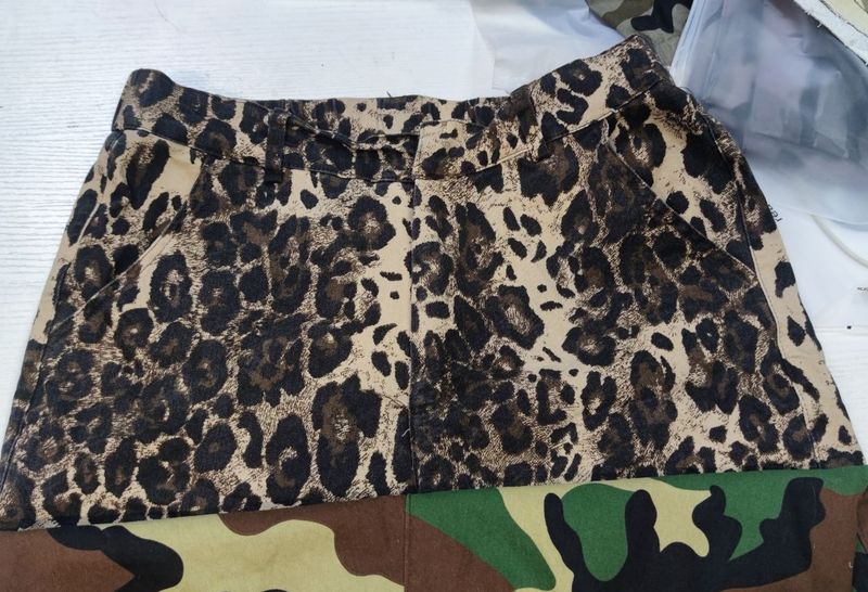 Women's Clothing Washed Camouflage Print Patch Pocket Stitching Workwear Shorts_voghion.com
