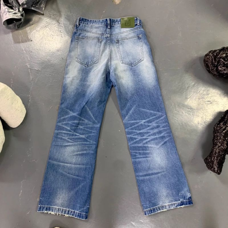 Jeans blu lavati – Denim a gamba larga a trapezio con baffi e scolorimento (80% cotone, rigido e non elasticizzato, per streetwear retrò unisex)_voghion.com