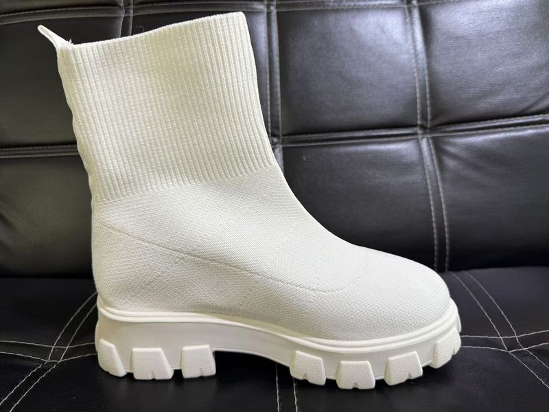 New Shoes Fly Woven Sports Short For Women 2025 Autumn And Winter Women's Boots Plus Size One Foot Socks_voghion.com