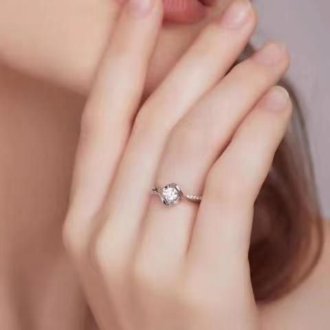 Solitaire Flash Ring - 1 Carat Zircon Statement Ring For Women (Trendy Index Finger Engagement Style, Hot Selling)_voghion.com