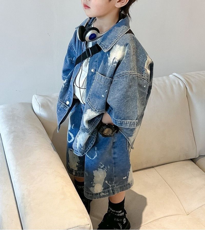 Traje vaquero con salpicaduras de pintura para niños, novedad de verano 2024, pantalones cortos de manga corta, chaqueta y pantalones de estilo coreano para niños pequeños, a la moda._voghion.com