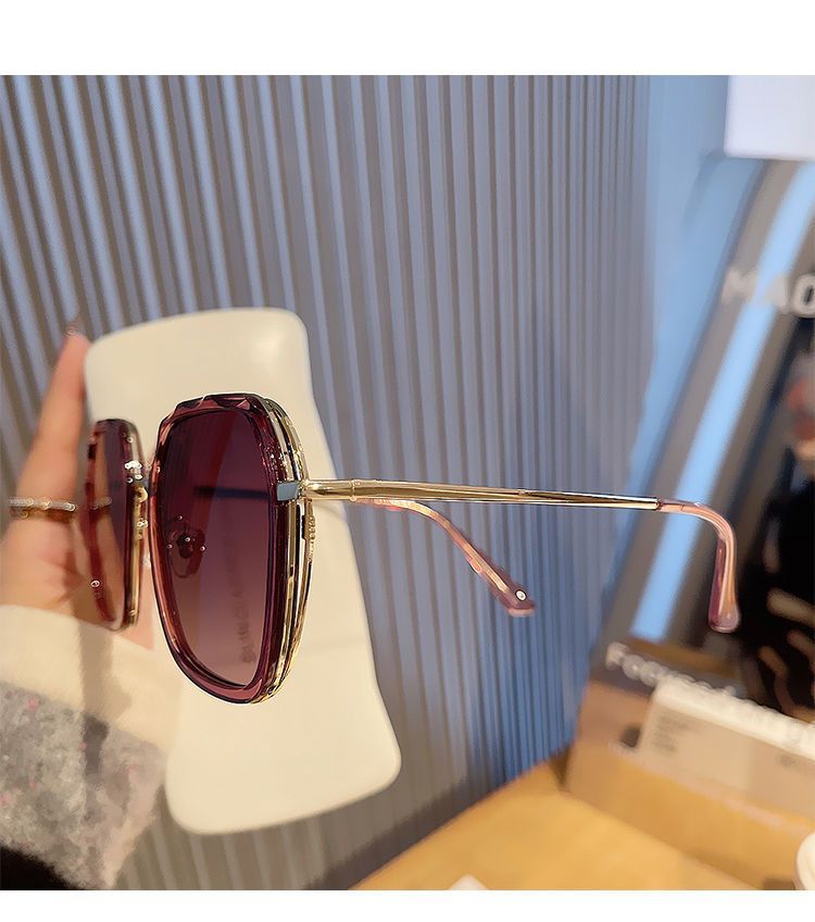 Temperament Elegant Sunglasses Women's Summer UV Protection Large Frame Shows Face Small Sunglasses Advanced Sense Travel_voghion.com