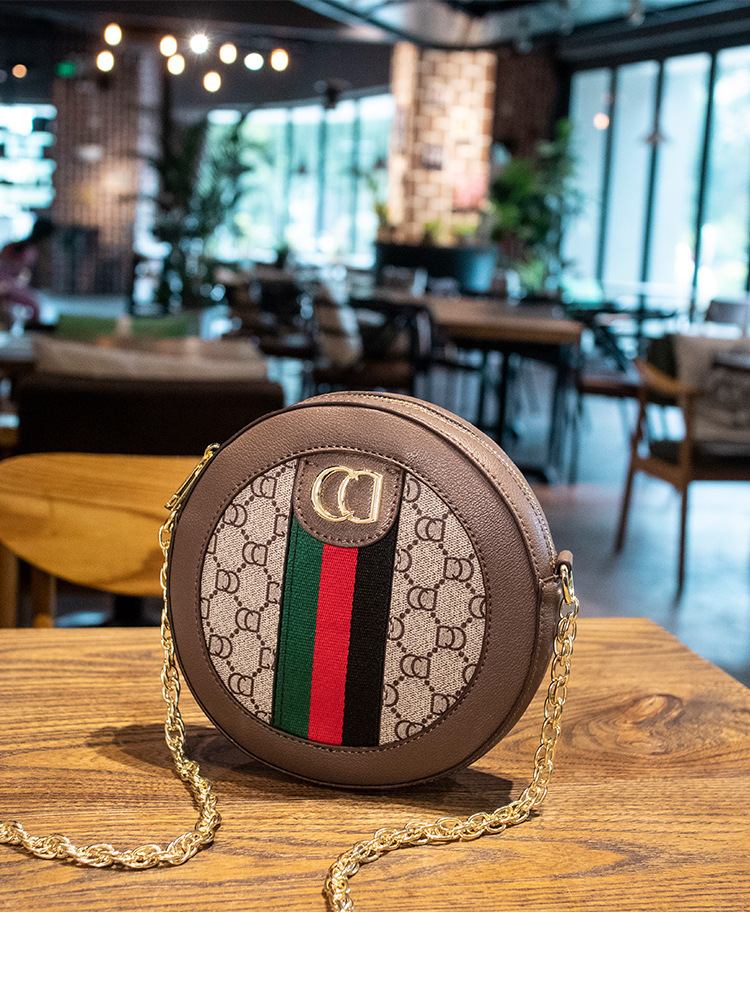 Borsa da donna per acquisti di Hong Kong 2023 Nuova borsa rotonda piccola retrò Borsa rotonda versatile Borsa a tracolla rotonda con catena_voghion.com