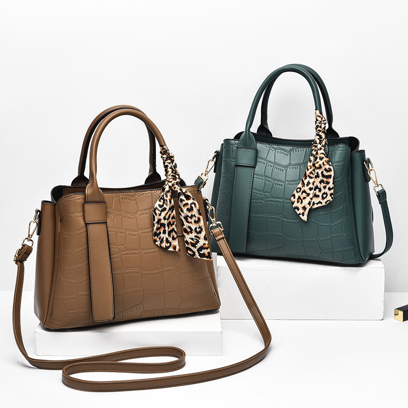 【Damen】Mutter mittleren Alters 2023 Seidenschal Steinmuster Handtasche Große Kapazität One-Shoulder-Crossbody-Tasche Tide_voghion.com