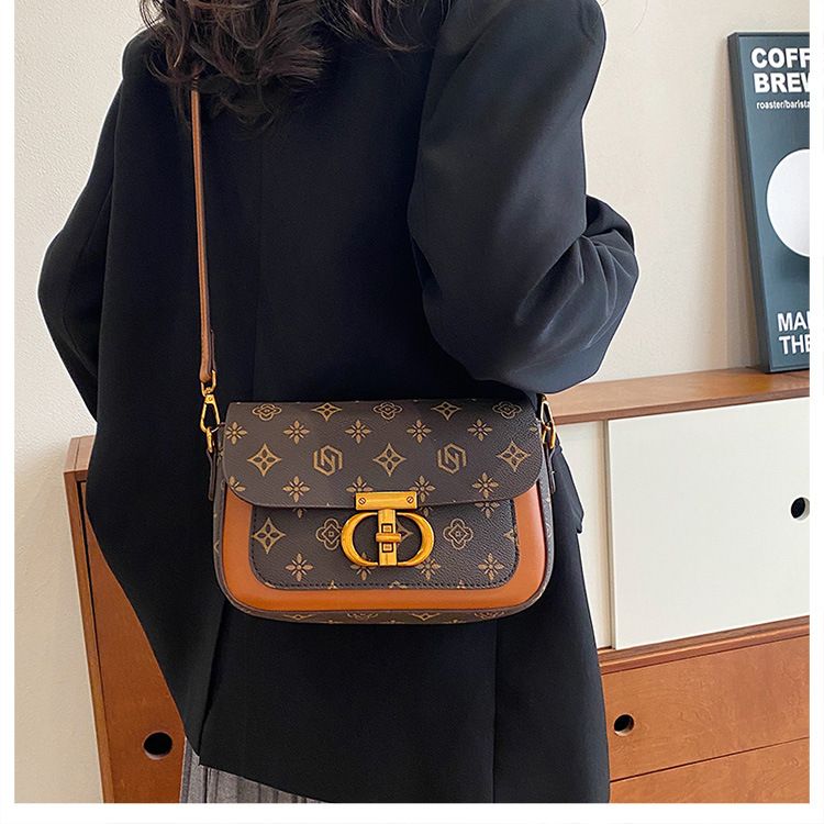 Fibbia con chiusura di alta qualità, grande capacità, elegante borsa quadrata piccola, 2024 nuova monospalla versatile e alla moda_voghion.com