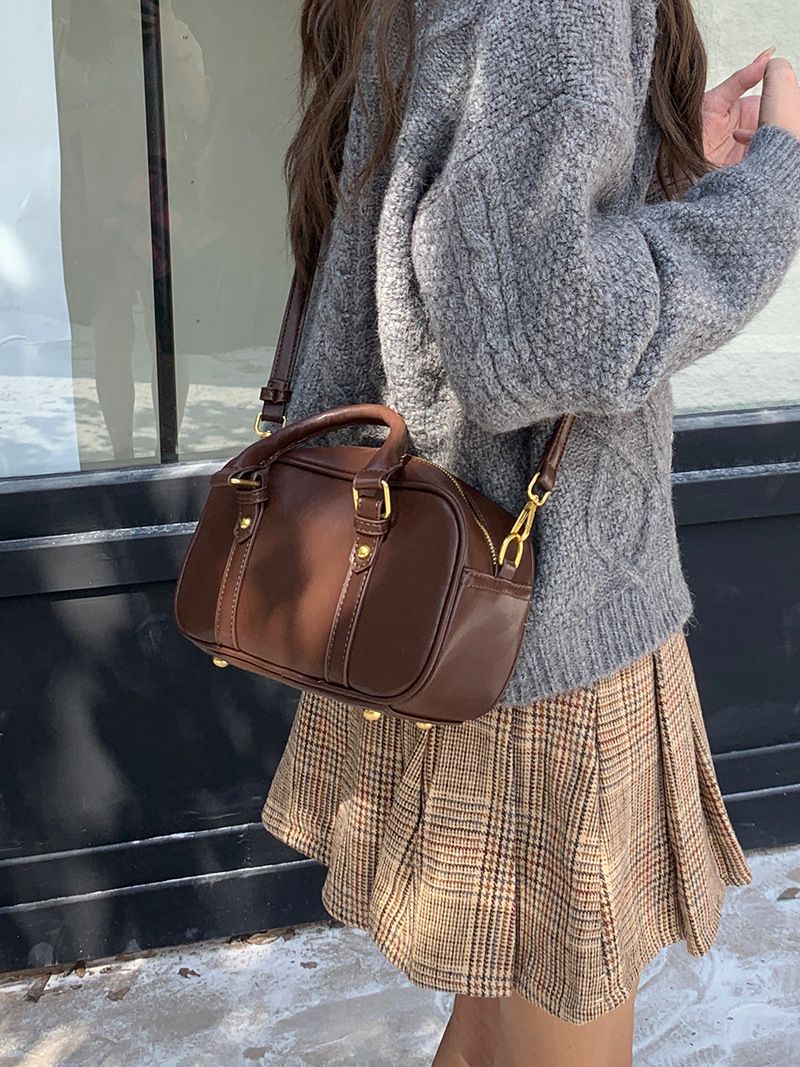 2024 Spring/Summer New Korean Postman Bowling Maillard Handheld Horizontal Small Square Bag for Women Crossbody_voghion.com