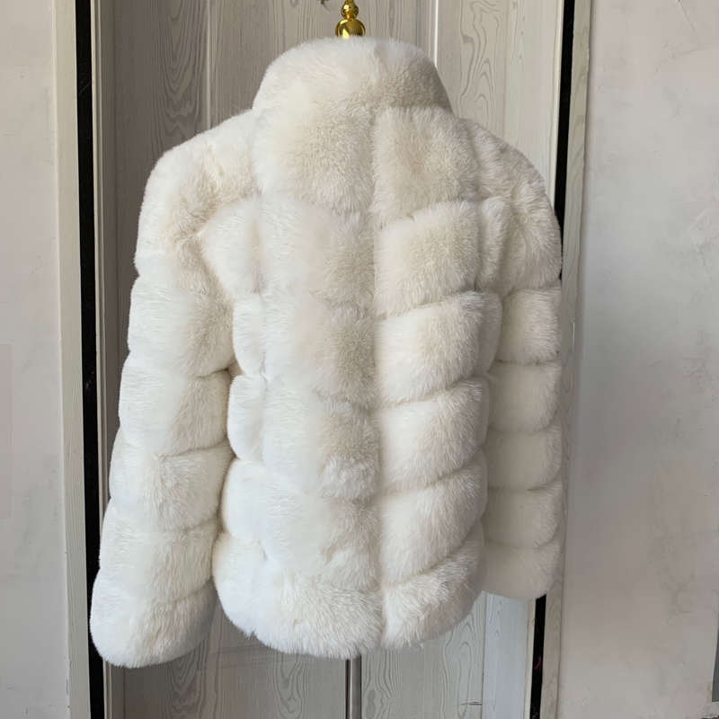 Damen Kunstpelzmantel Winter Wärme Pelzmantel mit quadratischem Kragen Design Mode Damen Kunstpelzjacke Flauschige Jacke_voghion.com