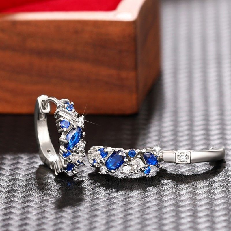 Cao Shi's Simple And Cool Fried Dough Twists Design Sense Hip Hop With Small Circle Earrings_voghion.com