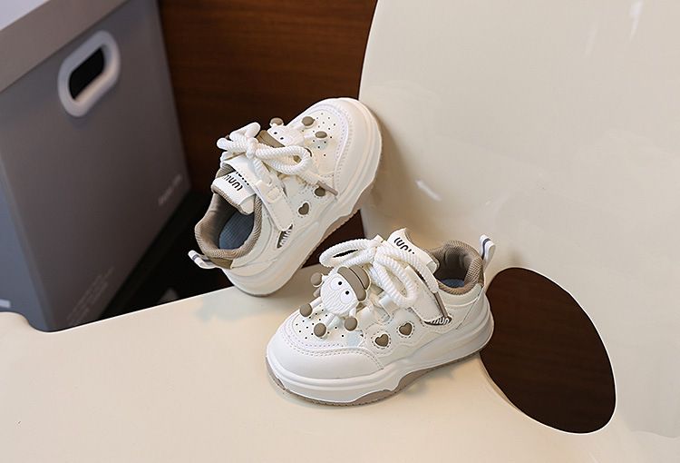 XUANMU Scarpette Bianche per Bambini Nuovo Stile Ragazze Cartone Animato Ciondolo Scarpe da Tavola Basse Scarpe Sportive Casual per Ragazzi F0102_voghion.com