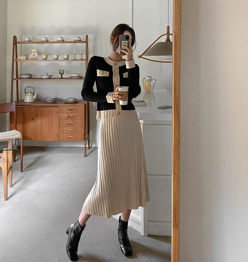 Korean Style Knit Top & Skirt Set – Round Neck Long Sleeve Women's Outfit (Apricot/Black, One Size Fits All)_voghion.com