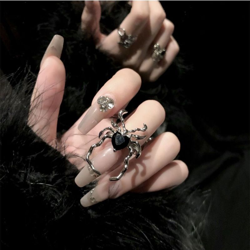 Anello con chiodo a forma di ragno, in stile retrò scuro, con gemma nera, design di nicchia, anello aperto in stile freddo di alta qualità_voghion.com