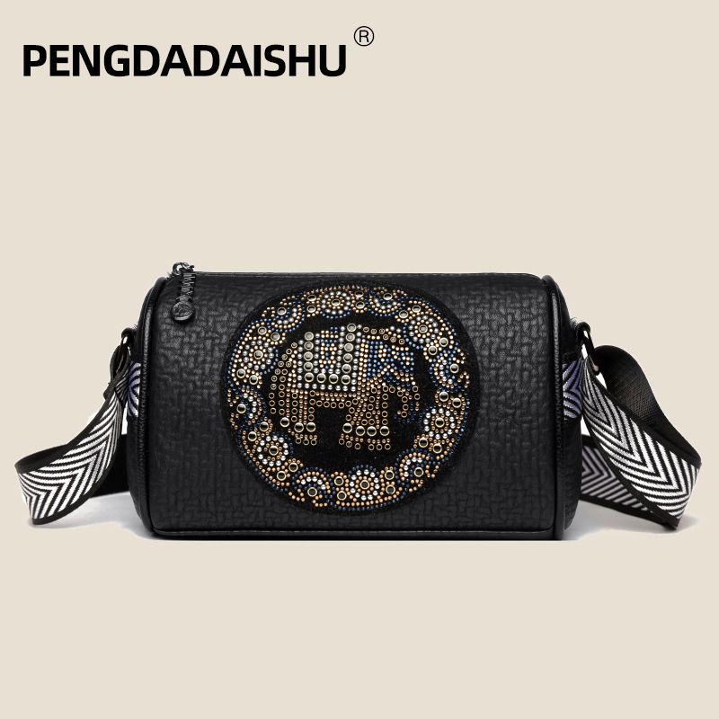 Bolso bandolera versátil con correa ancha y textura de cuero suave con diseño de elefante pequeño con incrustaciones de diamantes._voghion.com