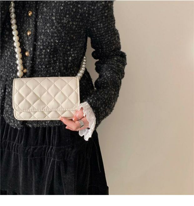 Mini Brust Exquisite Kleine 2024 Neue Kette Gefühl Perle Casual Lingge Schräge Straddle Mom Tasche_voghion.com