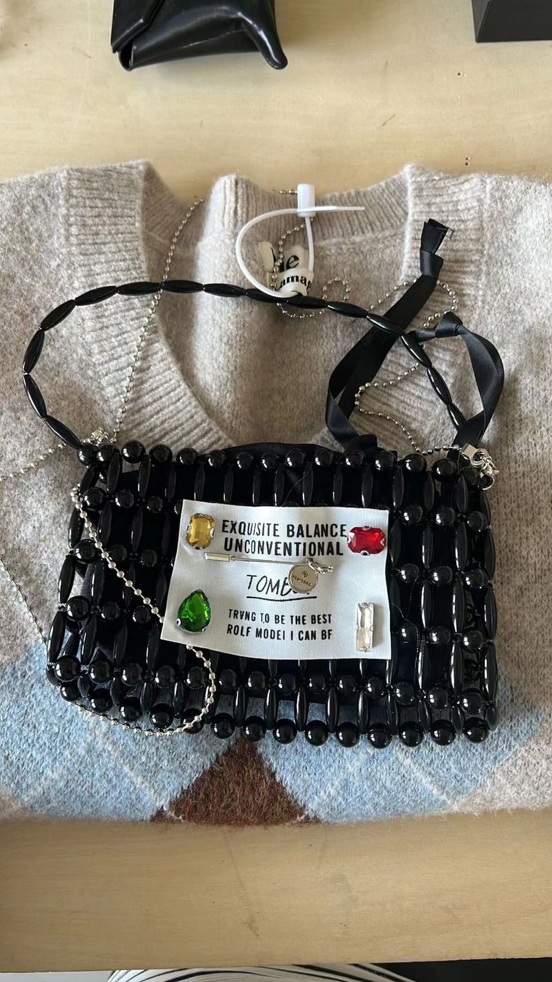 Borsa a tracolla coreana con perline di perle, design di nicchia da donna, con etichetta Brick, 2023_voghion.com