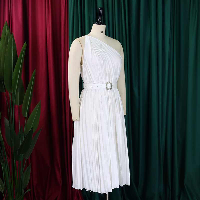Women's with belt new fashion temperament slanted shoulders solid color pleated skirt hem _voghion.com