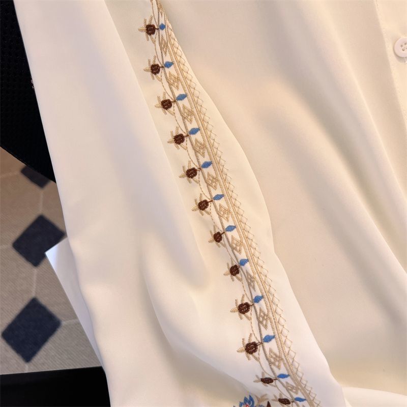 Damenbekleidung Besticktes langärmeliges weißes Hemd für Damen Neues Frühlings- und Herbstdesign Nischenmode Retro-Temperament Vielseitige Hemdoberteile_voghion.com