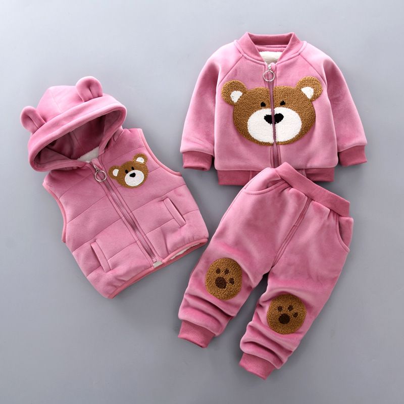 Abbigliamento per bambini 2025 Nuovo stile per bambini e bambine, più abito in velluto spesso a tre pezzi, abbigliamento per bambini, giacca da ragazzo, stile abito alla moda_voghion.com