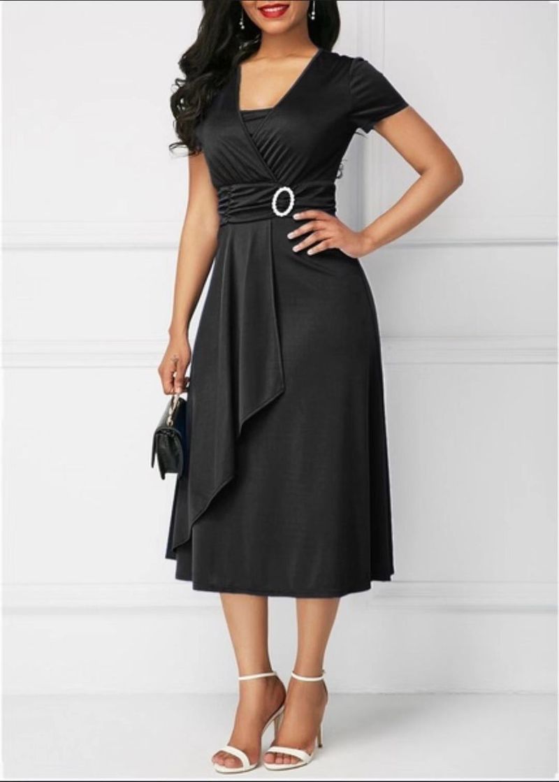 Abito con scollo a V e gonna ampia asimmetrica, temperamento moda 2025_voghion.com
