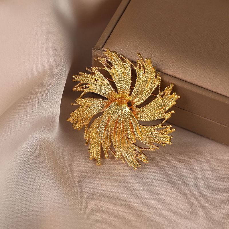 Exquisite Brooch, High-end Brooch Design, Gold Retro Temperament, High-end Suit Pin Accessories_voghion.com
