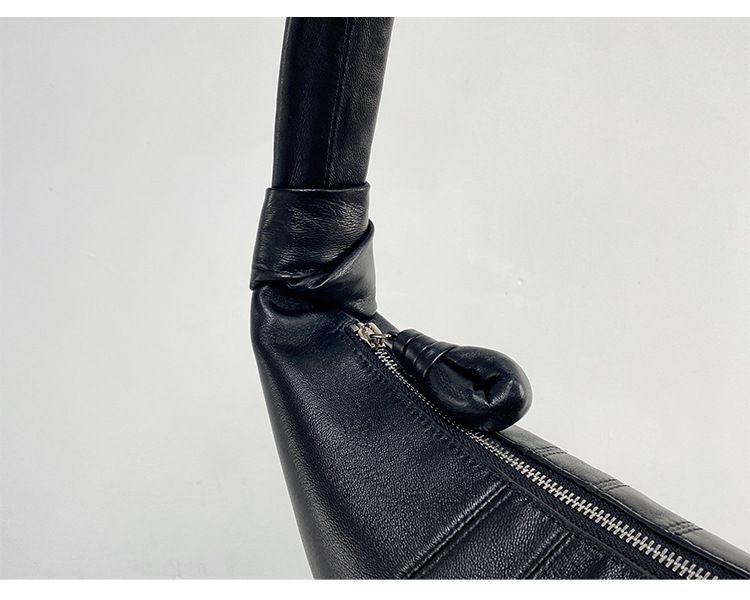 LE Korrekt version Medium Kohorn Fåreskind Ægte Læder Dumpling Crossbody Song Dame Brysttaske, Samme Stil til_voghion.com