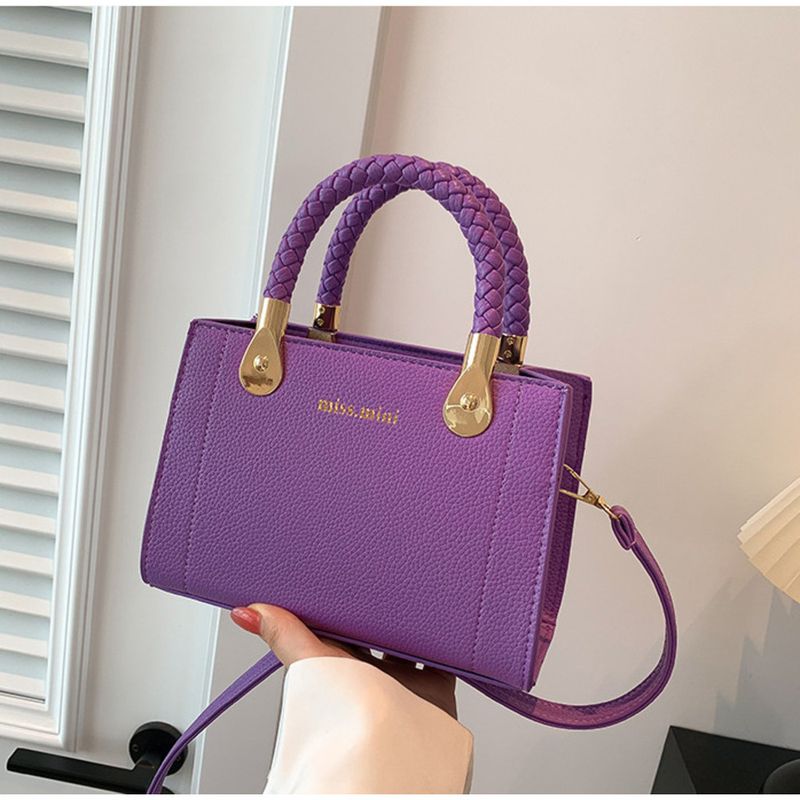 2024 Sommer Neue Mode Weben Handtasche Einzelne Schulter Crossbody Kleine Quadratische Damentasche Mischreihe_voghion.com