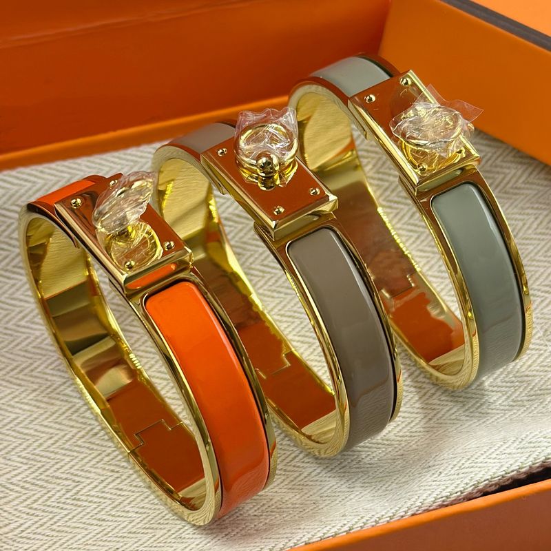 Personalisierter vielseitiger Zugringknopf Emaille Light Luxur Internet Celebrit Same Stle Armband Titanstahl_voghion.com