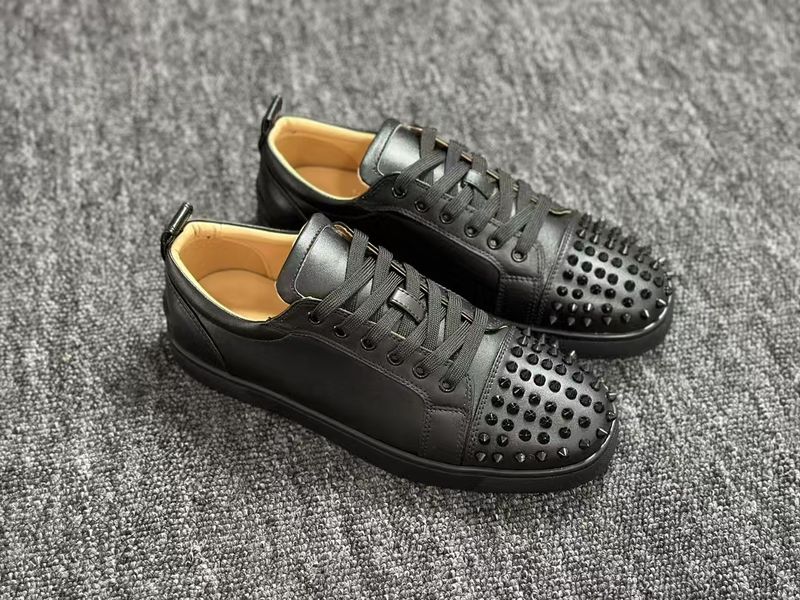 Lttll Electric Black Embroidered Low-Top Rivet Men's Flat Casual Crescent Shoes_voghion.com