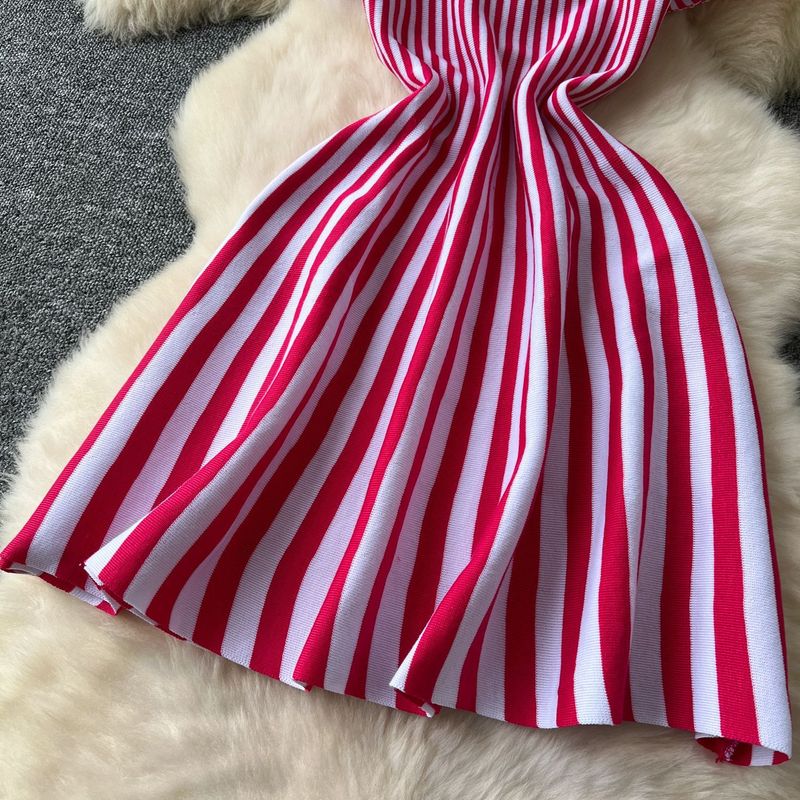 Rochie scurtă tricotată cu dungi și rever retro în contrast francez, cu mânecă scurtă, cu talie subțire, în linie A, pentru femei, cu temperament, stil francez, îmbrăcăminte, comerț exterior_voghion.com