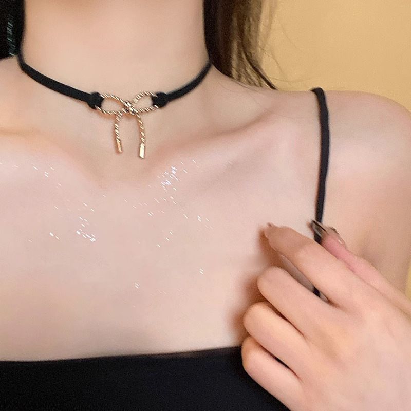 Collana girocollo con fiocco nero, collana femminile estiva leggera di lusso, accessori per il collo di nicchia, dolce, fresco, stile ragazza calda, cinturino per il collo_voghion.com