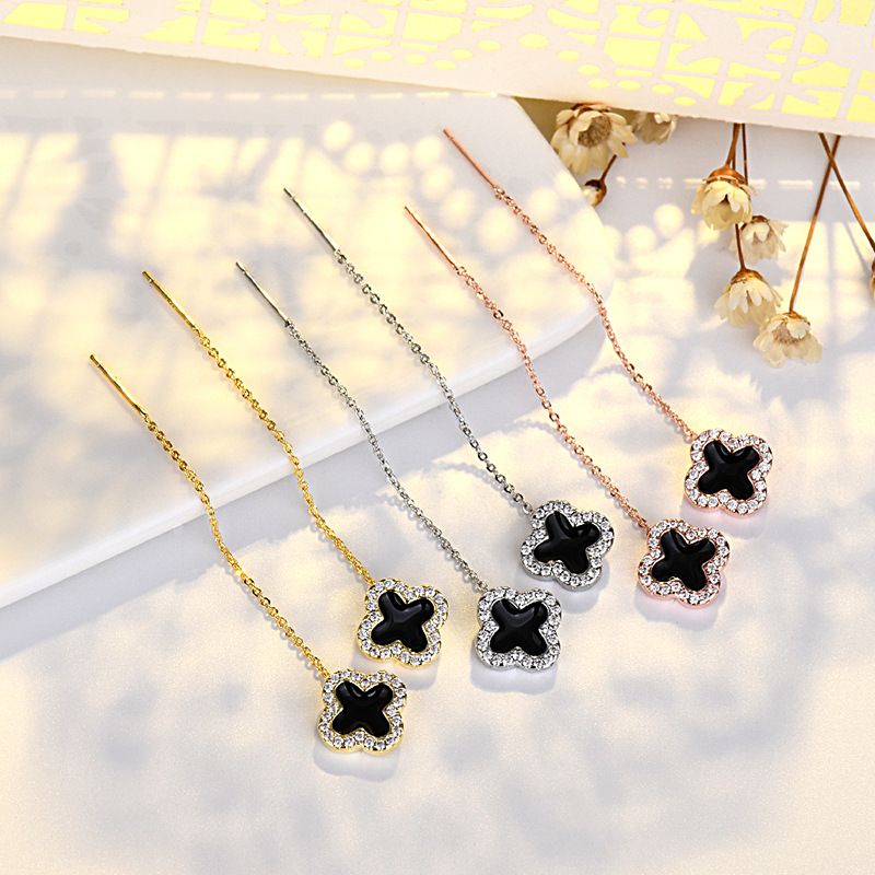 Orecchini a forma di trifoglio nero con micro intarsi, eleganti, lussuosi, alla moda, versatili e trasmessi in diretta_voghion.com