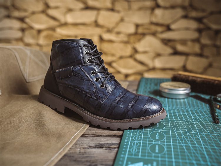 2024 Autumn New Martin Durable British Style Short Mid-top Men's Leather Boots_voghion.com