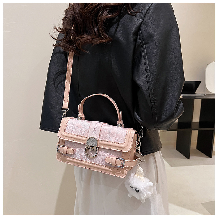 Borse prodotto singolo esterno 2023 estate nuovo stile piccola fragranza temperamento borsa a tracolla singola rete rossa stessa borsa a tracolla portatile di moda_voghion.com