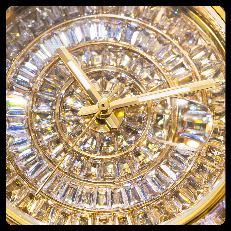 Luxuriöse Herrenuhr mit quadratischem Diamanten und Zirkoniasteinen, wasserdichtem Quarzwerk, Edelstahlarmband, Datumsanzeige und leuchtenden Zeigern_voghion.com