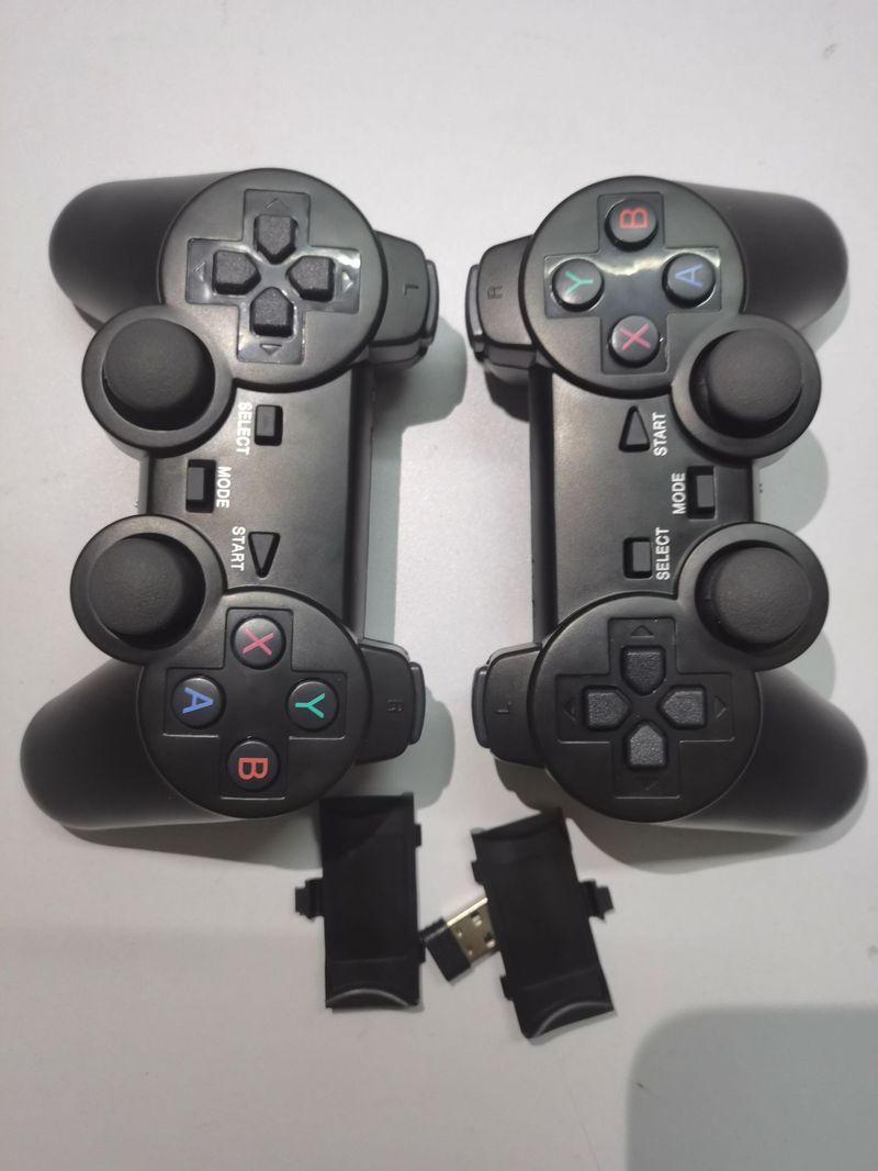 Doubles M8 Console 2.4G Wireless PC Game Controller_voghion.com