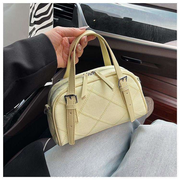 Borsa da donna con design di nicchia, ricamo a diamante, borsa in denim azzurro chiaro, borsa a tracolla da donna, borsa a cuscino_voghion.com
