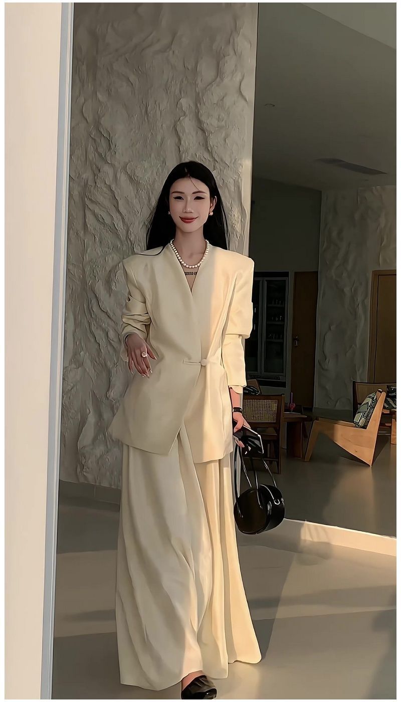 Chinesischer Modeanzug im französischen Stil für Frauen im Frühjahr, neuer eleganter Blazer mit V-Ausschnitt und hoher Taille, zweiteiliges Set_voghion.com