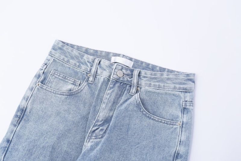 Pantaloni in denim patchwork vintage semplici, larghi, lavati in strada, sbiaditi, alla moda_voghion.com