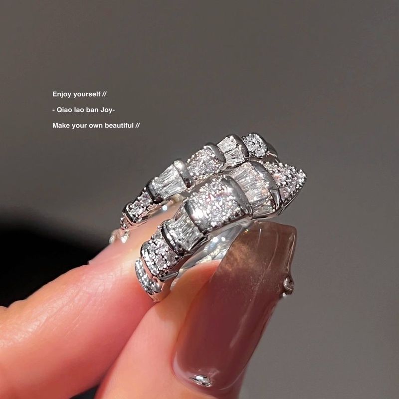 Explosiver Schlangenring, Silber, offenes Quadrat, Diamanttextur, Flash Advanced Light Luxury Cool Cold Wind Ring Tide_voghion.com