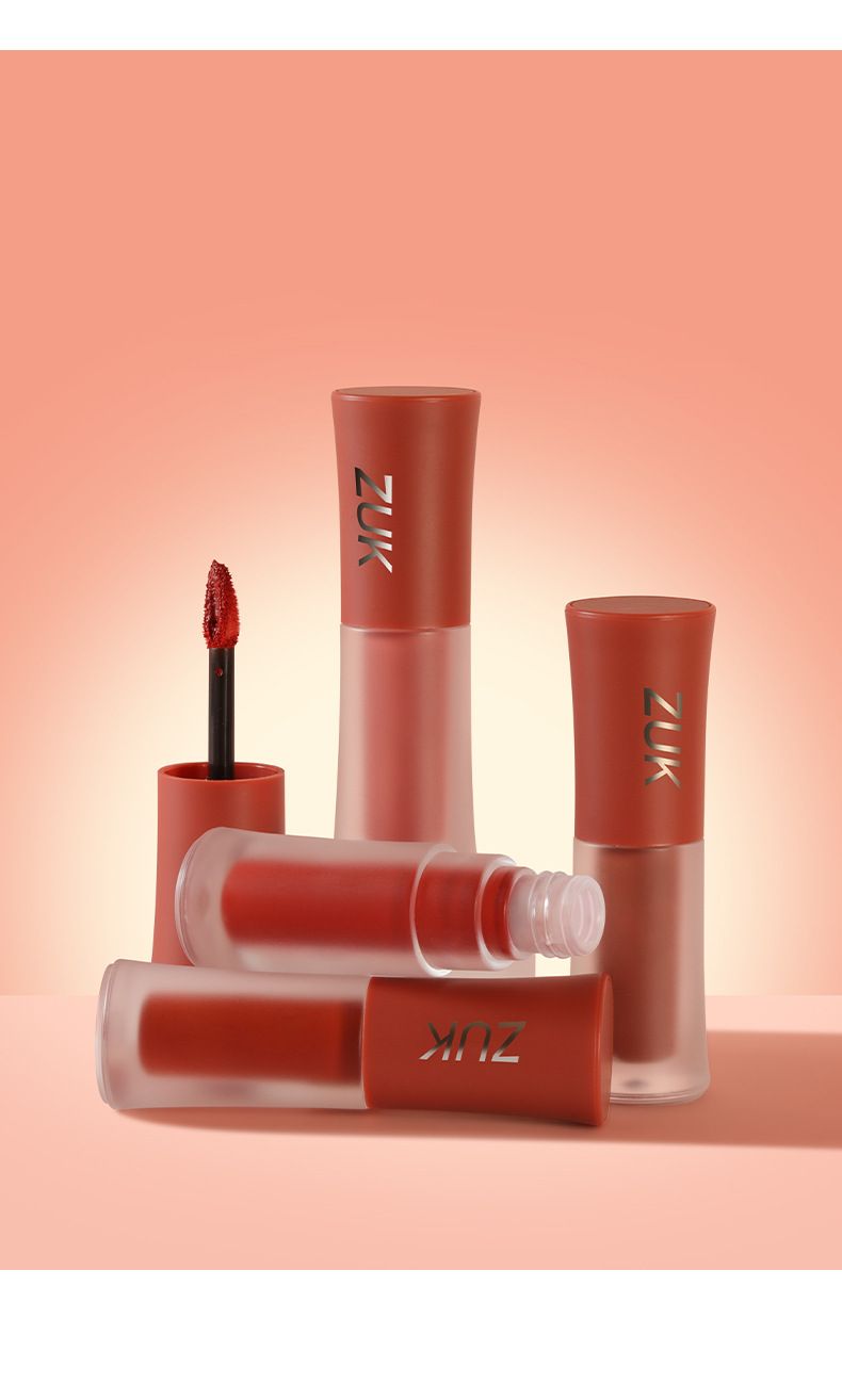 Matt Velvet huuleglasuur. Kauakestev intensiivne huulepulk, mis on pleekimiskindel ja värvimuutuskindel, et huuled oleksid valgemad ja erksamad._voghion.com