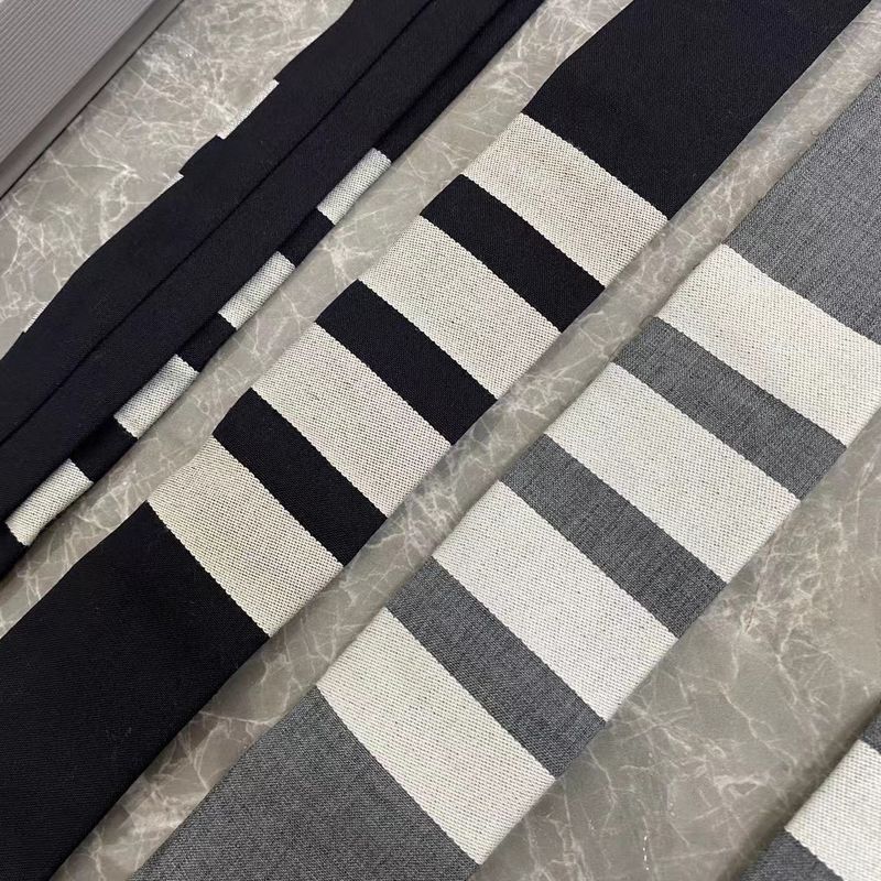 Cravatta di lana versatile, comoda e casual unisex a quattro barre, TB Tom Classic, prodotta direttamente dalla fabbrica_voghion.com