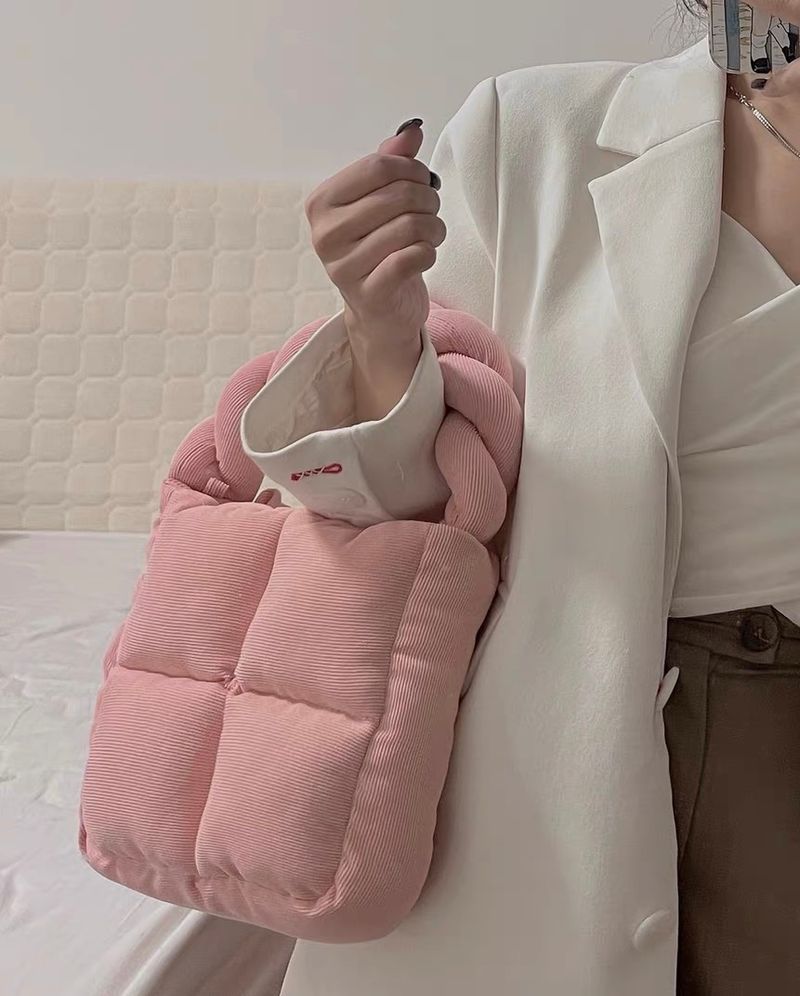 Umhängetasche aus Cord mit Kette, in der Hand tragbarer Mini-Baumwollstoff mit kleiner quadratischer Füllung, neues Modell 2024_voghion.com