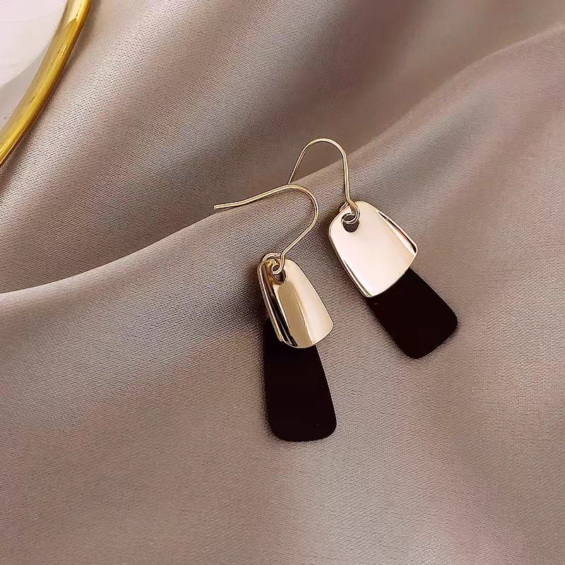 Orecchini in argento con ago esagerato e geometrico per donna, eleganti e leggeri, in metallo di alta qualità, di lusso e alla moda._voghion.com